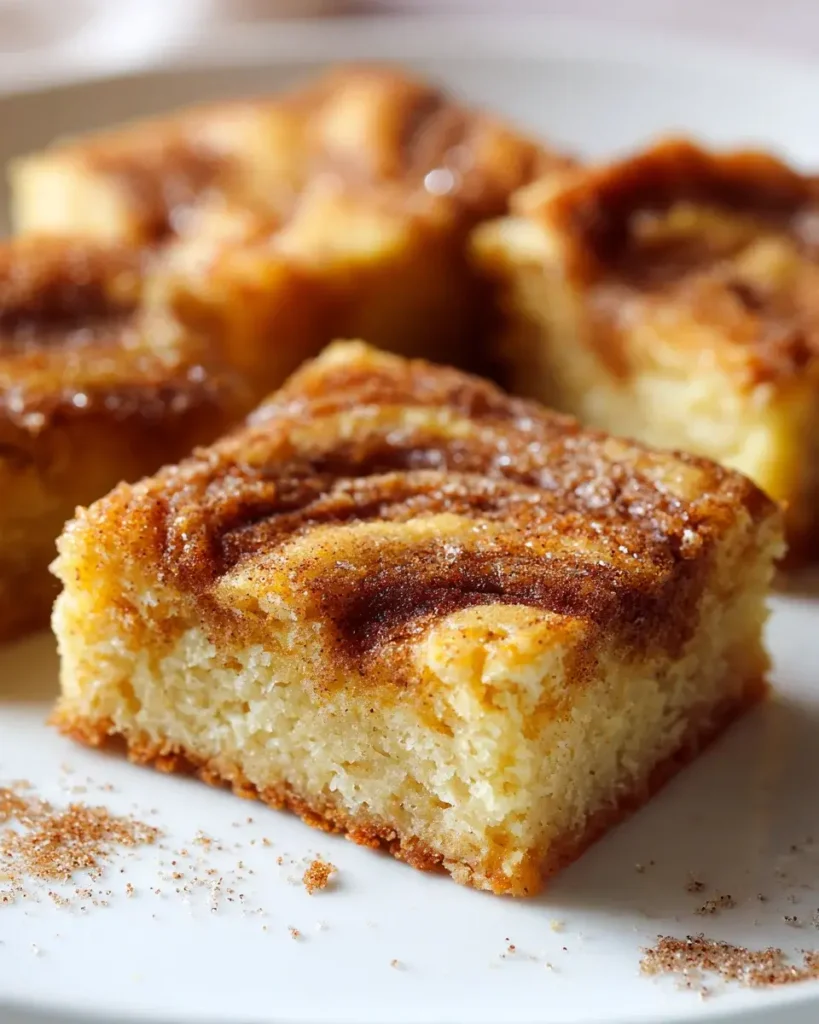 Unwiderstehliche Snickerdoodle Blondies mit Zimtstrudel – Snackerra