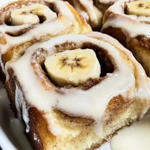 Bananenbrot Zimtschnecken mit Frischkäseglasur