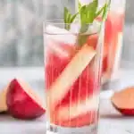 Fruchtiger Rhabarber Spritz