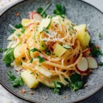 Glasnudelsalat mit Kohlrabi und Apfel