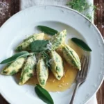 Malfatti mit brauner Butter und Salbei