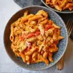 Nudeln mit Hyhnchen in cremiger Paprikasosse