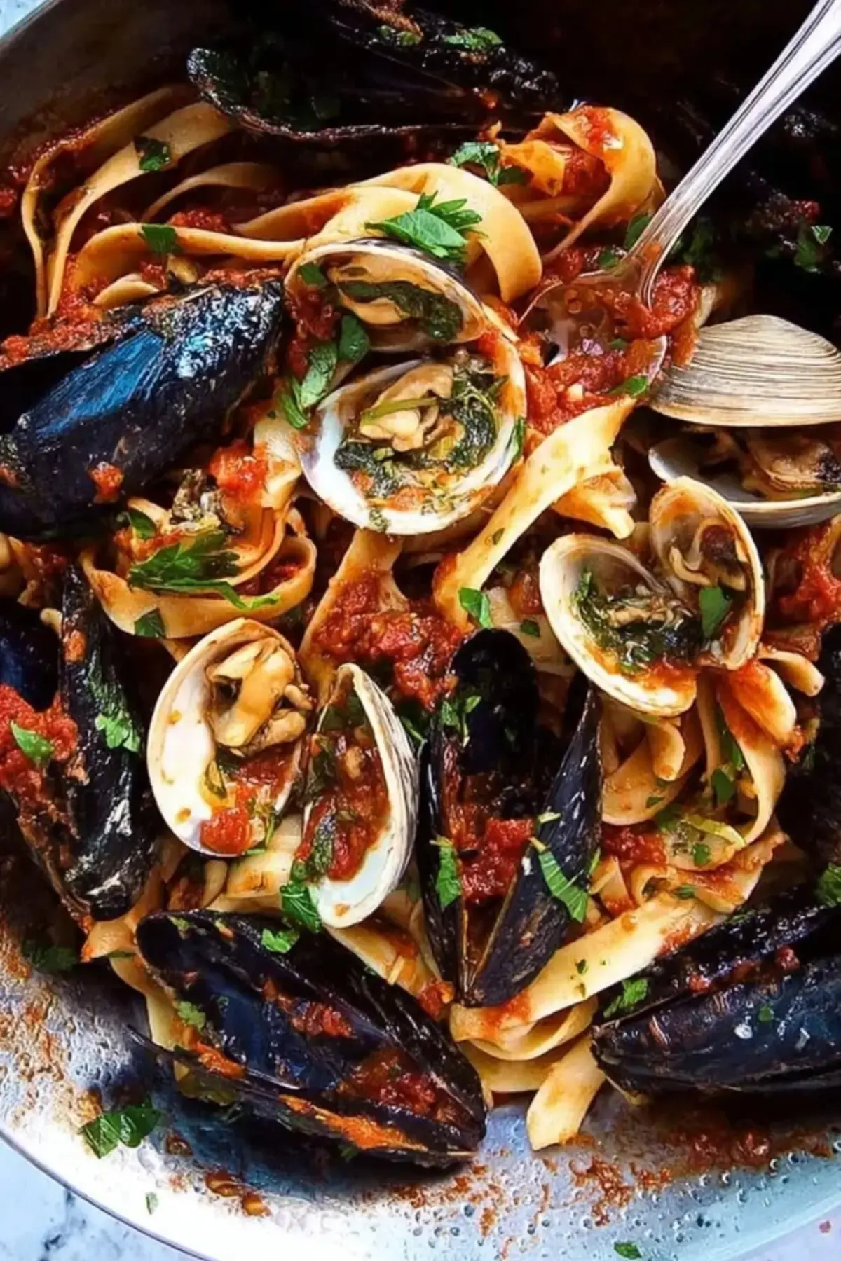 Nudeln mit Tomaten Muschelsauce