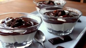 Cremiges Quark Dessert im Glas