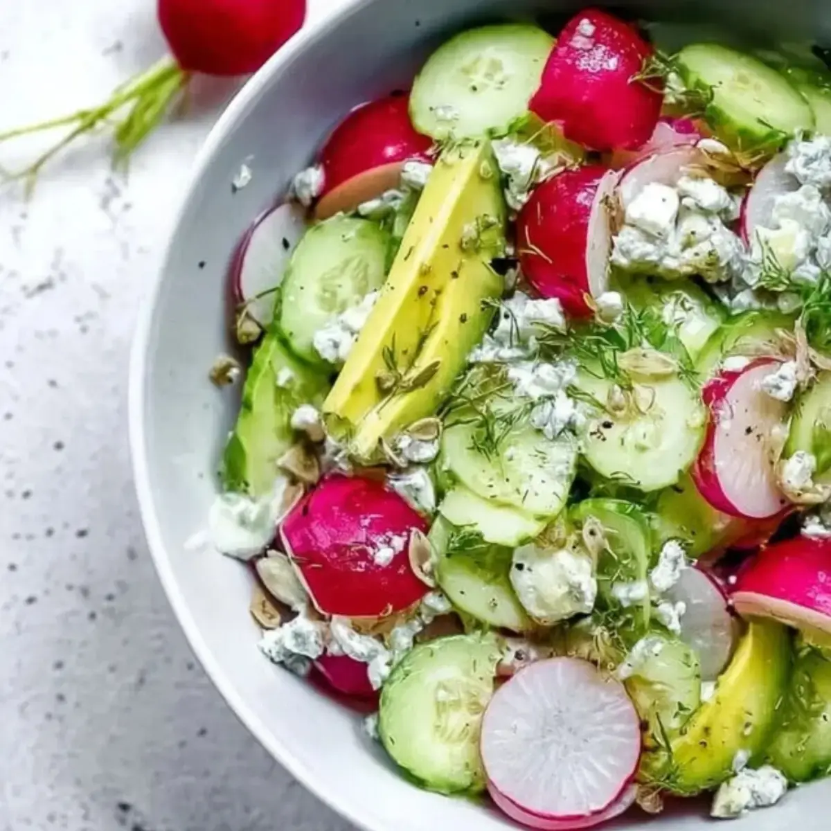 Radieschen Gurken Hyttenkyse Salat