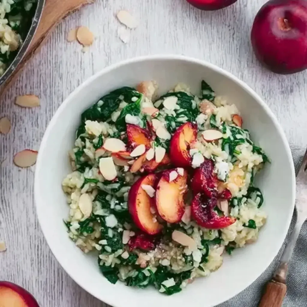 Spinat Gorgonzola Risotto mit Mandelpflaumen