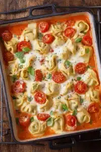 Tortellini Auflauf mit Tomaten und Mozzarella