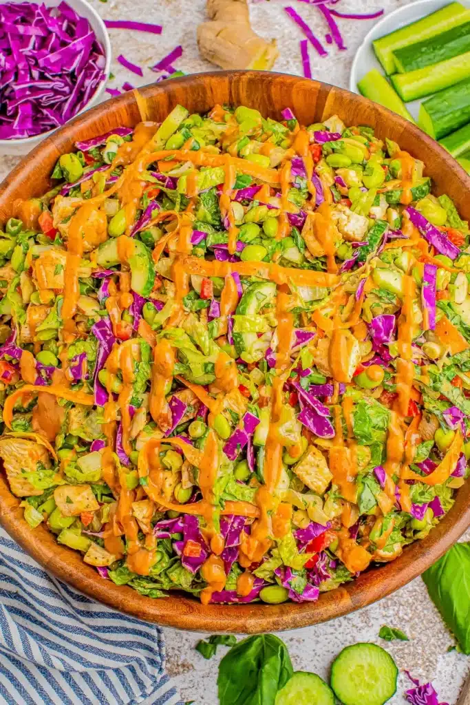 Asiatischer Erdnuss Hähnchensalat