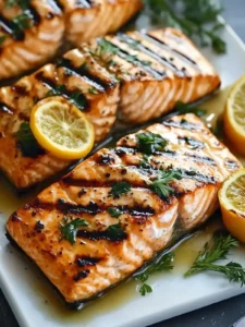 Gegrillter Lachs mit Honig-Zitrus-Marinade