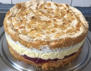 Gewitter Torte mit Sauerkirschen