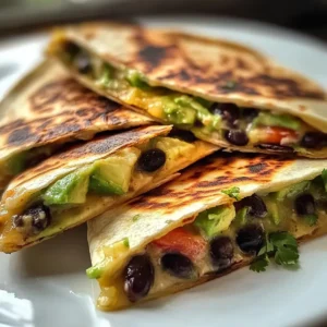 Vegetarische Avocado- und Schwarzbohnen-Quesadilla