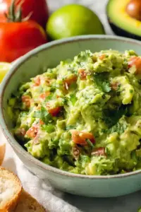 Einfaches Guacamole ohne Zwiebeln