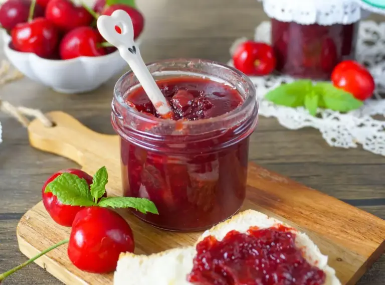 Kirschmarmelade mit Minze