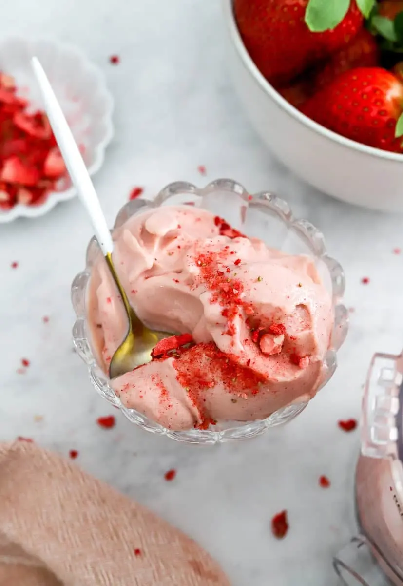 Ninja Creami Strawberry Ice Cream - 3 Ingredients 2 Ninja Creami Erdbeereis
