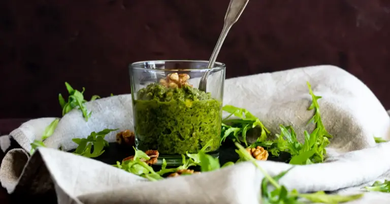 Veganes Rucola Pesto