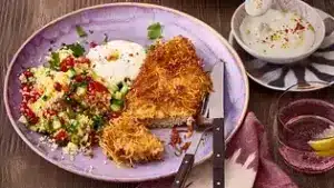 Wassermelonen-Granatapfel-Eis am Stil