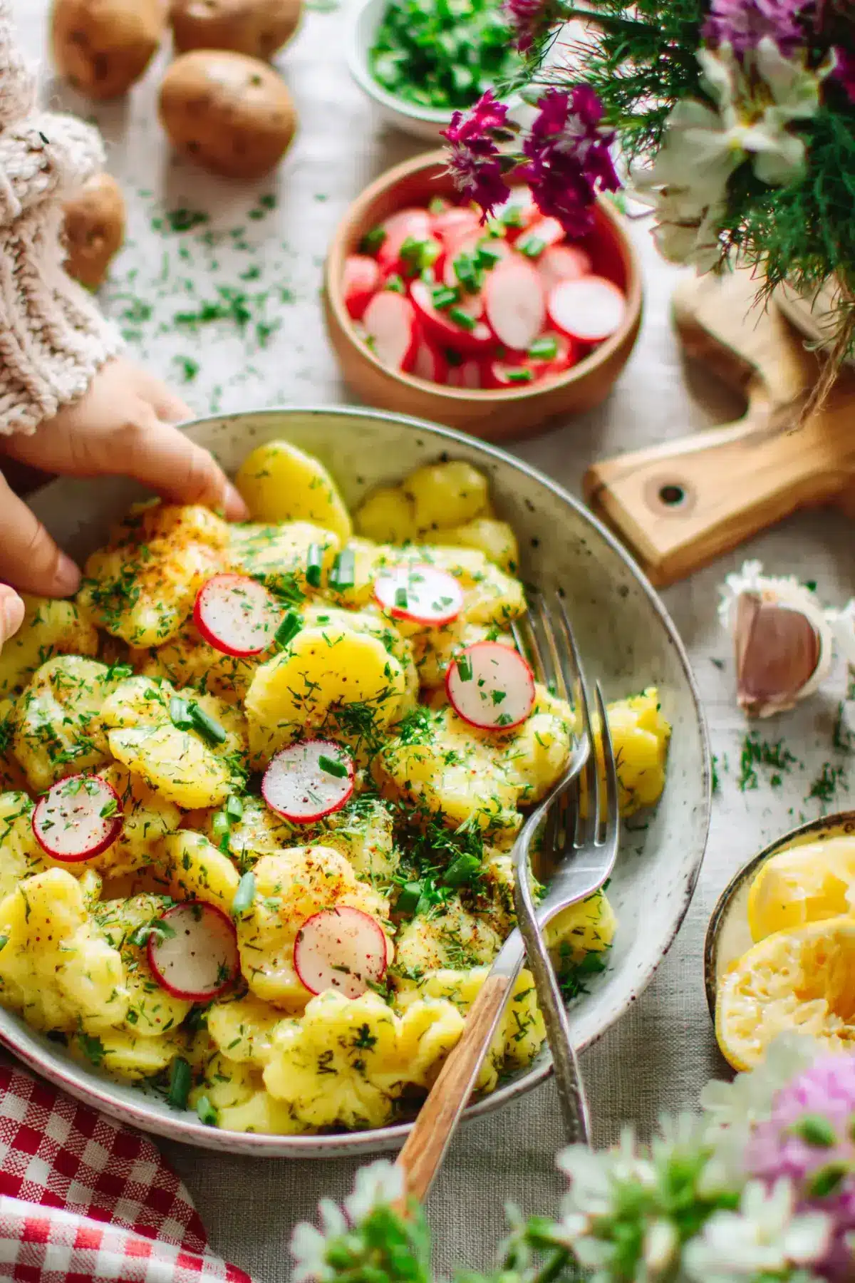 Kartoffelsalat mit Brühe und Dill – Bestes einfaches Rezept - Muma’s Kitchen 2 Kartoffelsalat mit Brühe