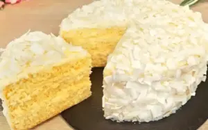 Cremiger Kokos-Traum Biskuitkuchen