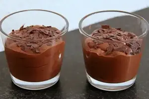Perfekte Mousse au Chocolat mit fünf Zutaten
