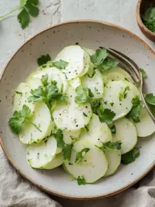 Rohkostsalat mit Kohlrabi